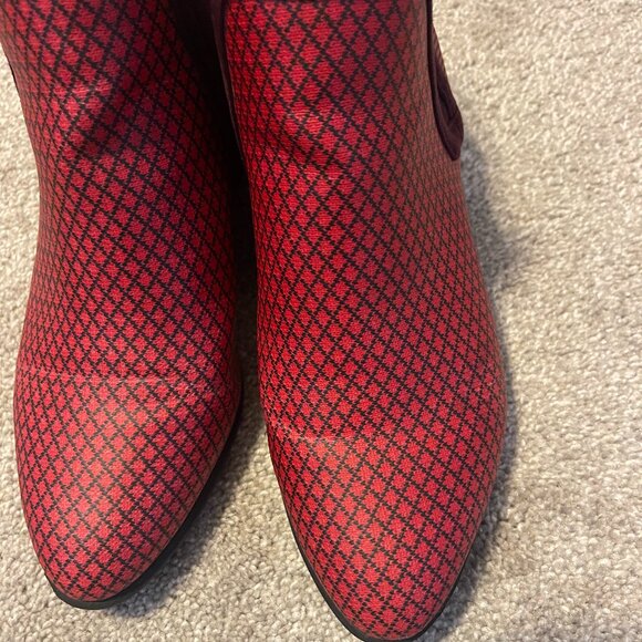 Betabrand Red Western Boots Booties Water Resistent Womens size 7.5 - Picture 2 of 9
